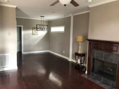 Main picture of 440 Sand Creek Dr