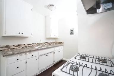 Main picture of 220 N Avenue 57