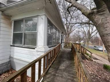 Main picture of 916 N Gaines St