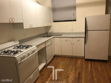 Main picture of 816 W Waveland Apartments