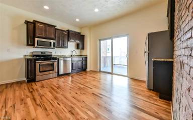 Main picture of 5103 Lotus Way