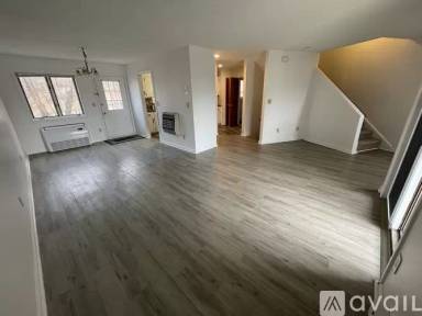Main picture of 167 Harwinton Ave