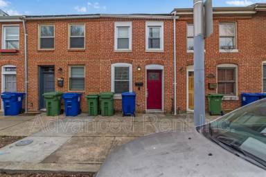 Main picture of 2435 Fleet St