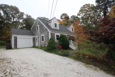 Main picture of 62 W Hyannisport Cir