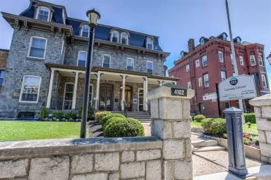 Main picture of 4102 Walnut St