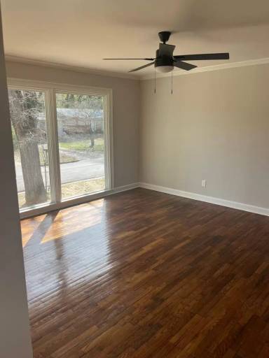 Main picture of 302 Roswell Ave SE