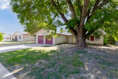 Main picture of 2404 Andover Dr