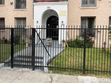 Main picture of 246 S Kenmore Ave