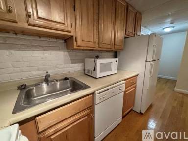 Main picture of 98 Tyler St
