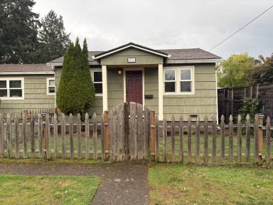 Main picture of 4711 NE 55th Ave