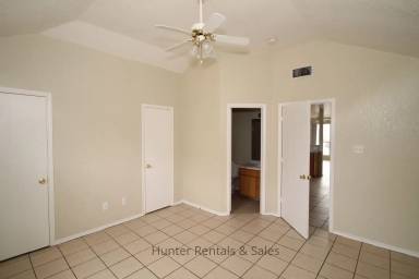 Main picture of 4504 Jeff Scott Dr