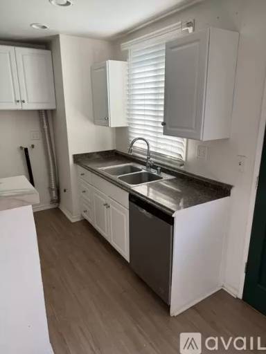 Main picture of 4714 W 152nd St