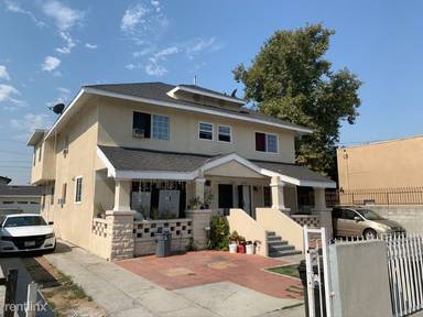 Main picture of 210 E 23rd St