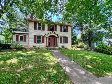 Main picture of 130 Edwin Pl
