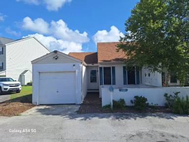 Main picture of 1800 Bay St