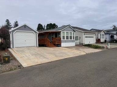 Main picture of 11 Pond Ln