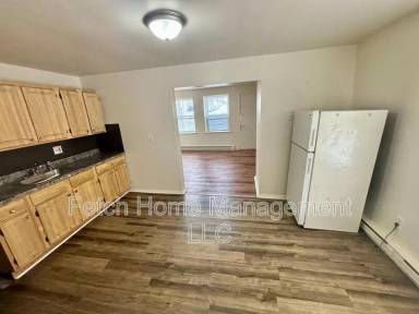 Main picture of 101 W Main St