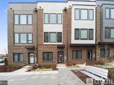 Main picture of 8041 Baxter St