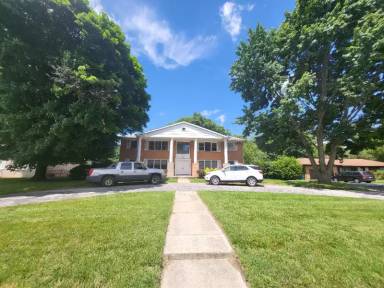 Main picture of 4558 W Sylvania Ave
