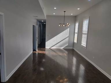 Main picture of 5207 S Bishop St