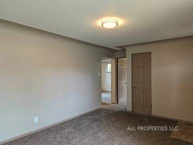 Main picture of 1001 Newton St