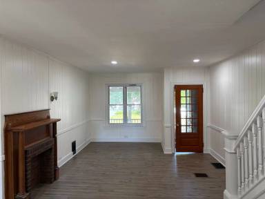 Main picture of 512 1/2 N Charlotte St