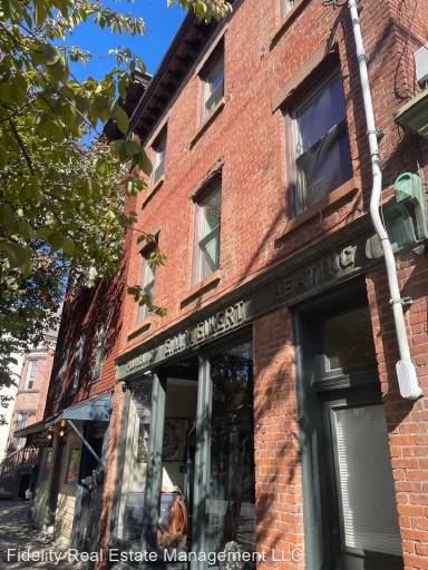 Main picture of 110 Liberty St