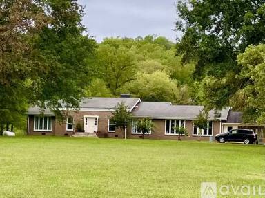 Main picture of 5319 Tidwell Hollow Rd