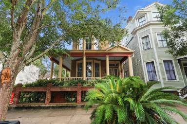 Main picture of 109 E Park Ave