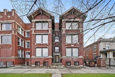 Main picture of 6039 S Michigan Ave