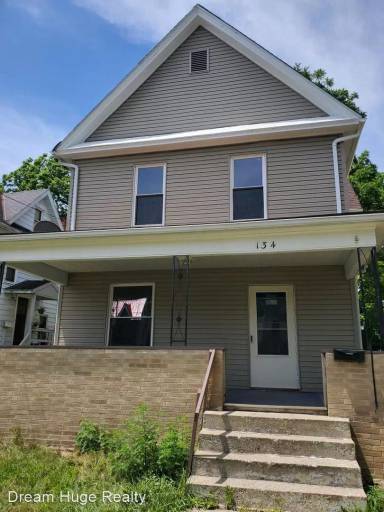 Main picture of 134 Vennum Ave