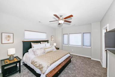 Main picture of 521 N Creative Way