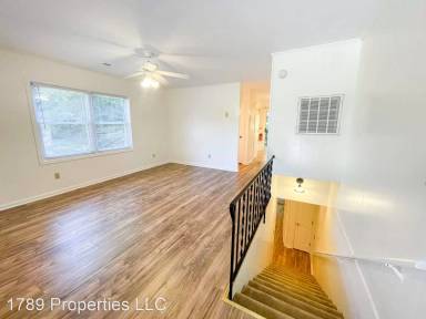 Main picture of 17 Shanna Dr