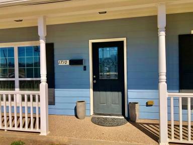 Main picture of 1702 S 18th St