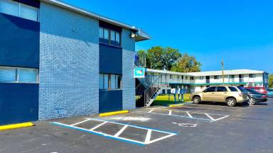 Main picture of 1625 Mercy Dr
