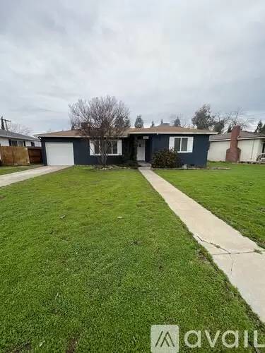 Main picture of 152 N Pollasky Ave