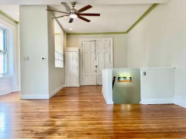 Main picture of 932 W College Ave