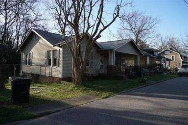 Main picture of 107 N College St