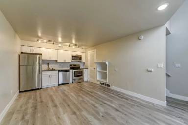Main picture of 3460 Madison Ave