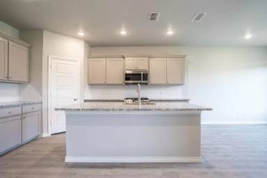 Main picture of 7602 61st St