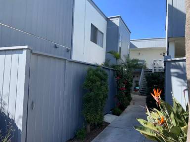 Main picture of 74 Antigua Ct