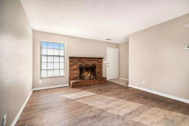 Main picture of 258 NW Woods Chapel Rd