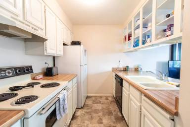 Main picture of 230 N 200 E