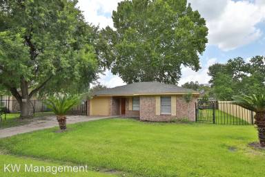 Main picture of 8615 Easter St