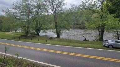 Main picture of 1579 N River Rd