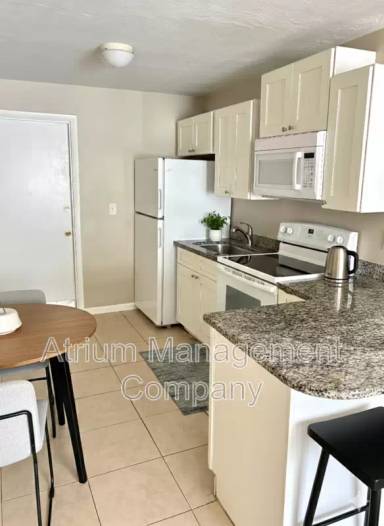 Main picture of 5 Circle Ave