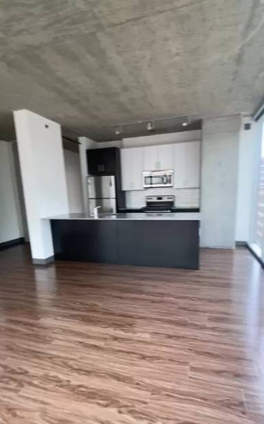 Main picture of 705 W Jackson Blvd