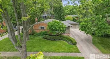 Main picture of 290 Winry Dr