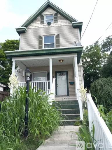 Main picture of 3034 Glenway Ave