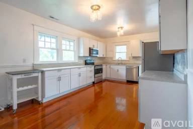 Main picture of 2346 SE Ankeny St
